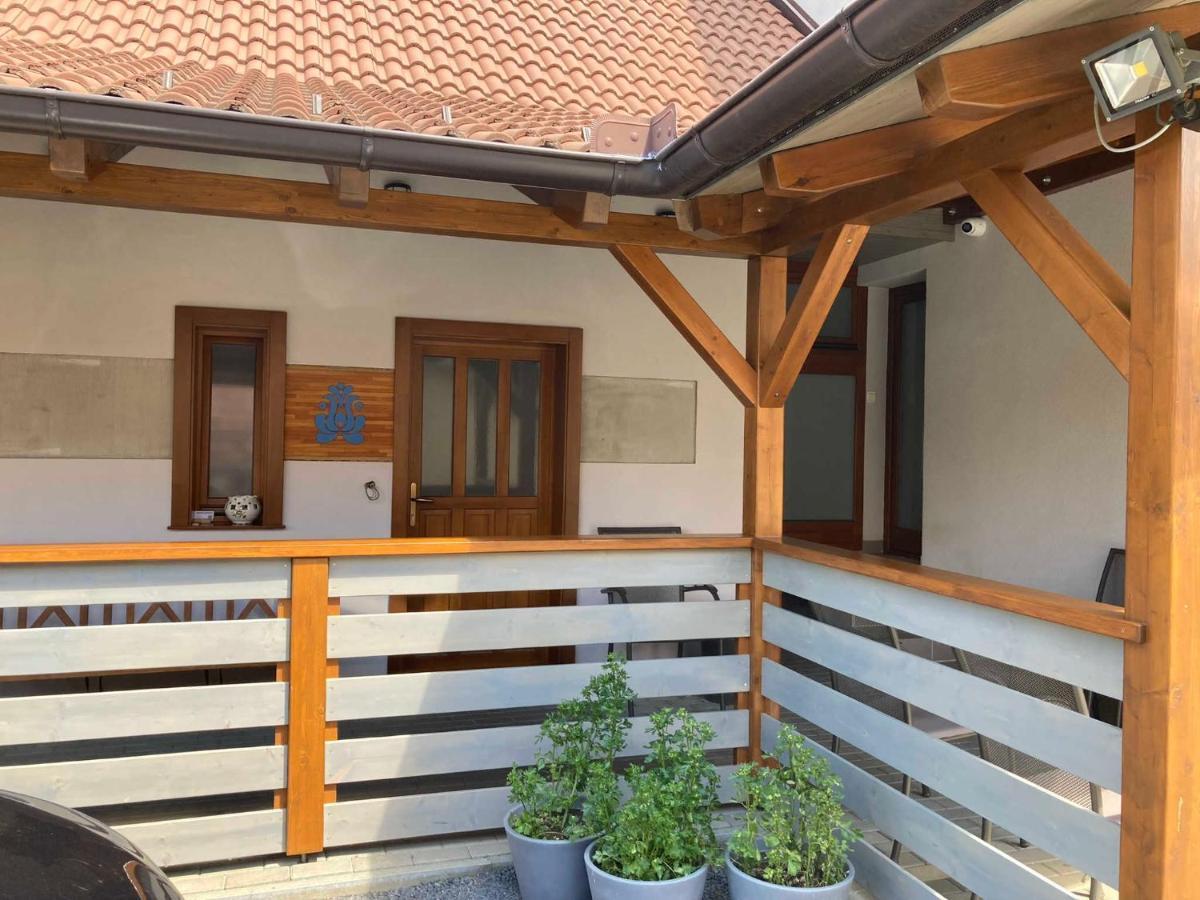 Toronyi Vendeghaz Hotel Exterior photo