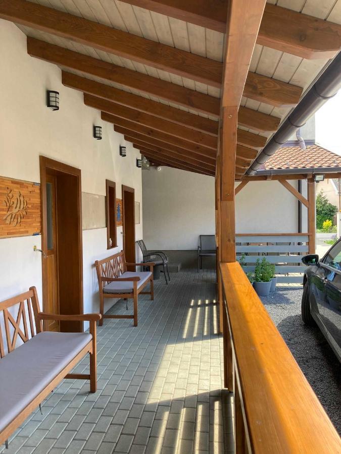 Toronyi Vendeghaz Hotel Exterior photo